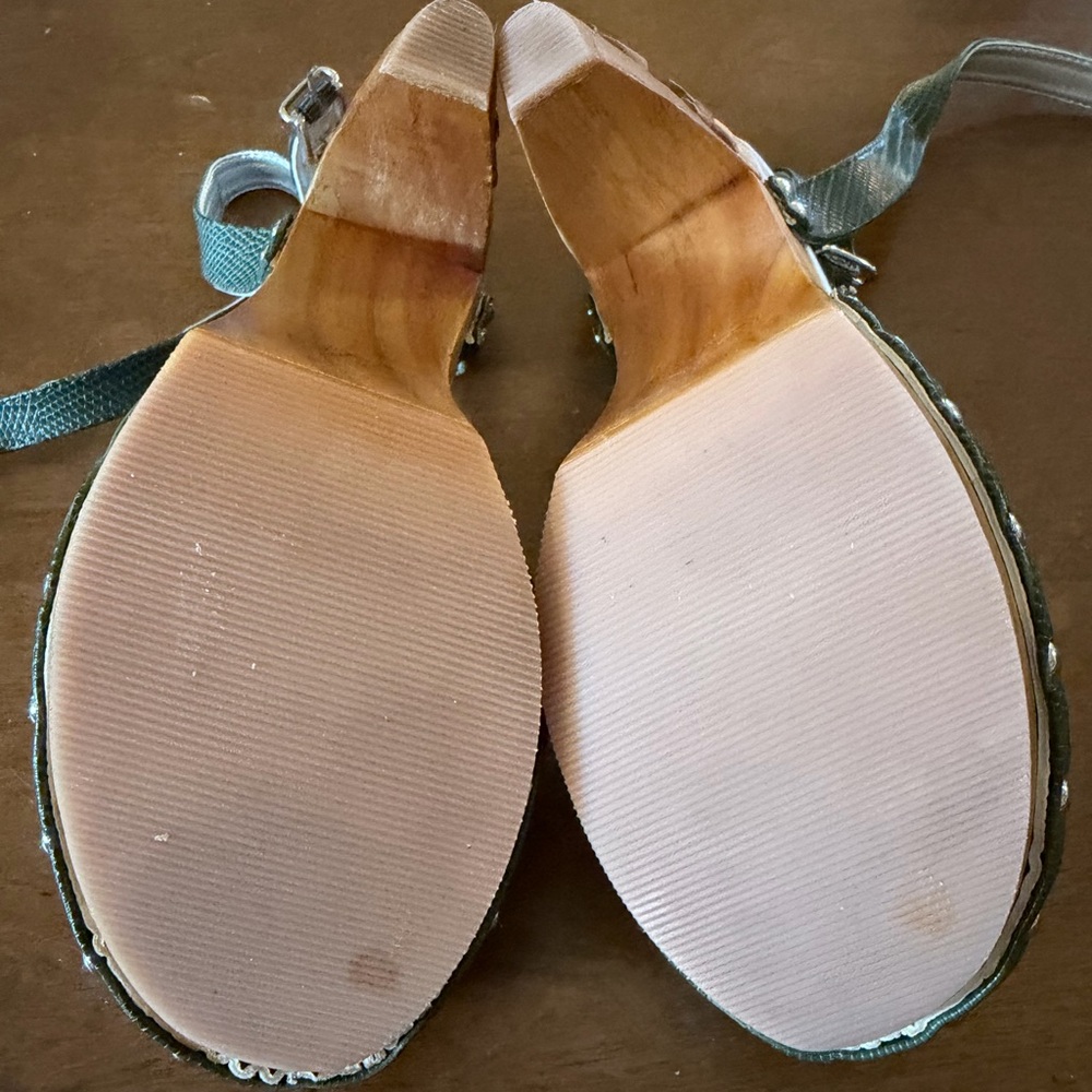 LUCKY LOU PLATFORM SHOES (WORN ONCE) - Picture 6 of 6